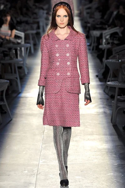Look 14